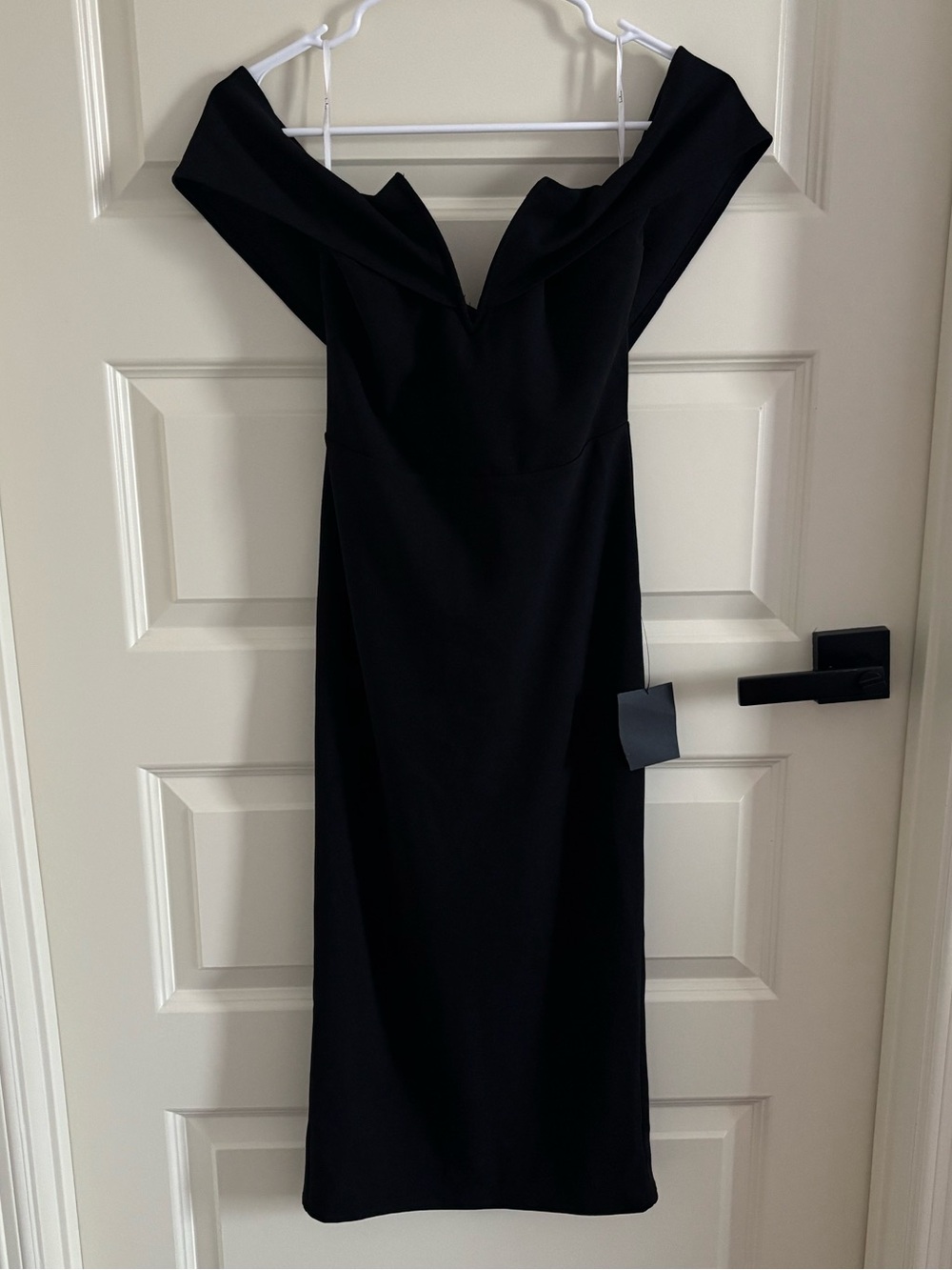 NWT Lulu's Black One-Shoulder Midi Dress